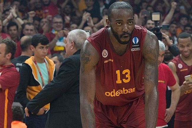 Έκανε εμετό στο γήπεδο ο Λάσμε