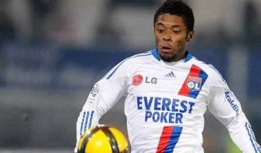 Ο Μπάστος υπογράφει στη Γιουβέντους