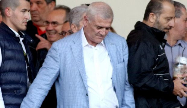 Pasillo στον Μελισσανίδη από τους υπαλλήλους του στον Πειραιά