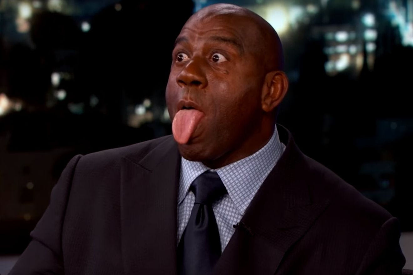 ΑΠΟΛΑΥΣΤΙΚΟΣ Μάτζικ: Αφηγείται το θρυλικό διπλό της ντριμ-τιμ και μιμείται τον Τζόρνταν