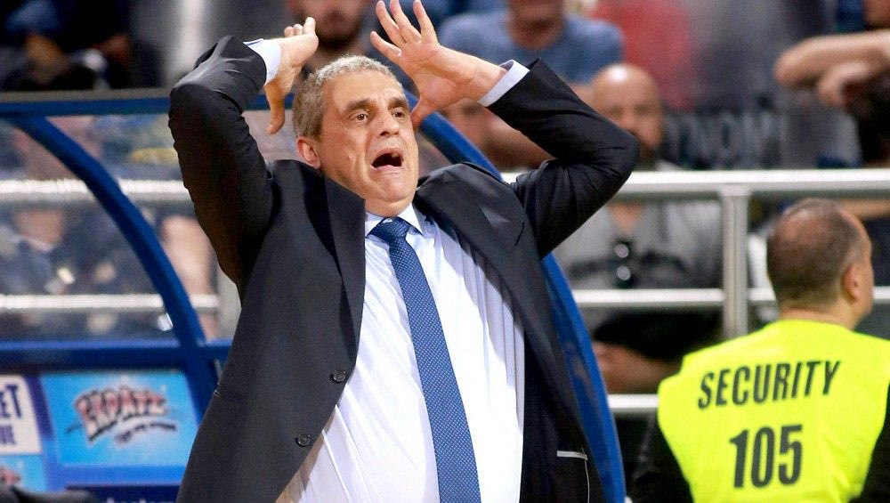 Ο Ολυμπιακός κατήγγειλε τον Πεδουλάκη