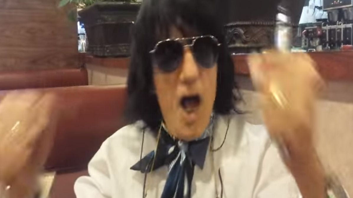 Τρελάθηκε ο Στάθης Ψάλτης με το Κύπελλο της ΑΕΚ