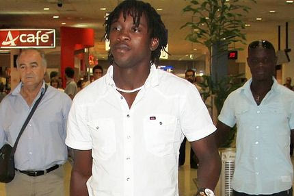 Στην Αθήνα για να υπογράψει ο Σισοκό