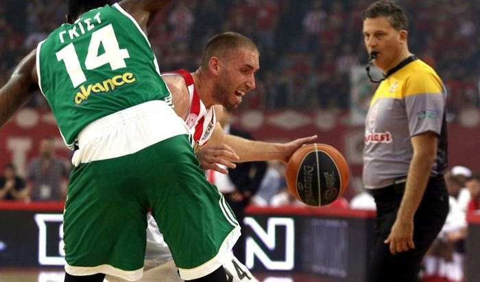 Επεισόδιο μεταξύ Σχινά και οπαδών στο ΣΕΦ