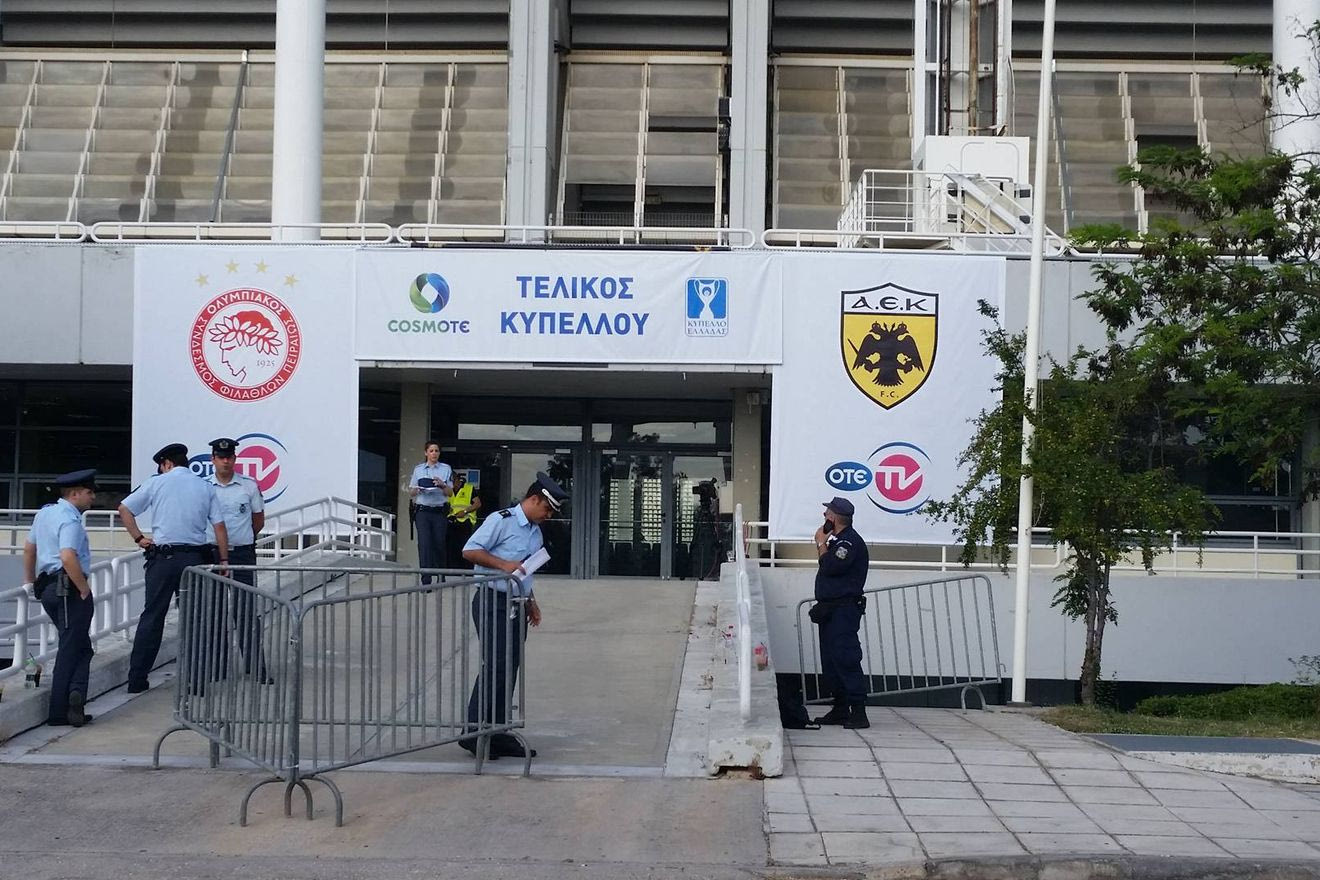 Ξύλο με οπαδούς του Ολυμπιακού και ρεπόρτερ της ΑΕΚ!