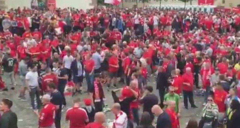 Απόβαση οπαδών της Λίβερπουλ στη Βασιλεία!