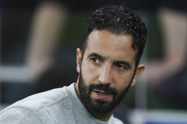 Sporting's head coach Ruben Amorim watches his players warm up ahead of the Champions League group D soccer match between Tottenham Hotspur and Sporting CP at Tottenham Hotspur Stadium in London, Wednesday, Oct. 26, 2022. (AP Photo/Ian Walton)