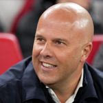 Ο Σλοτ φτιάχνει άμυνα από ατσάλι, αλλά η Λίβερπουλ ετοιμάζεται για μαζικές πωλήσεις