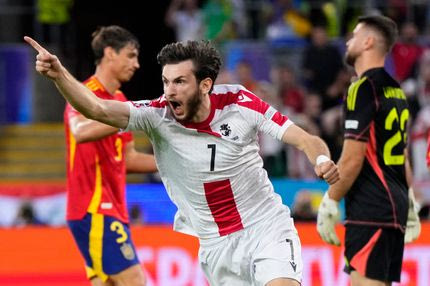 Με αυτό το συμβόλαιο έχει ξετρελάνει η Παρί Σεν Ζερμέν τον Κβίτσα Κβαρατσχέλια