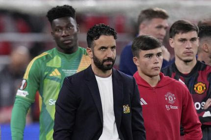 Πέντε παίκτες της Γιουνάιτεντ ζήτησαν να αποχωρήσουν πάραυτα