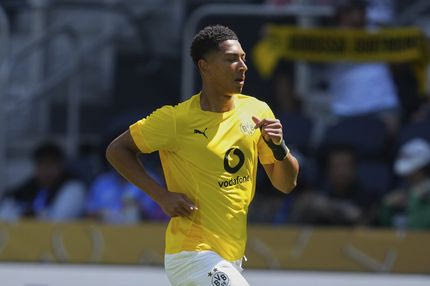 Επεισόδιο στα αποδυτήρια της Ντόρτμουντ – Απαγορεύτηκε η είσοδος στους γονείς του Μπέλιγχαμ με εντολή διοίκησης