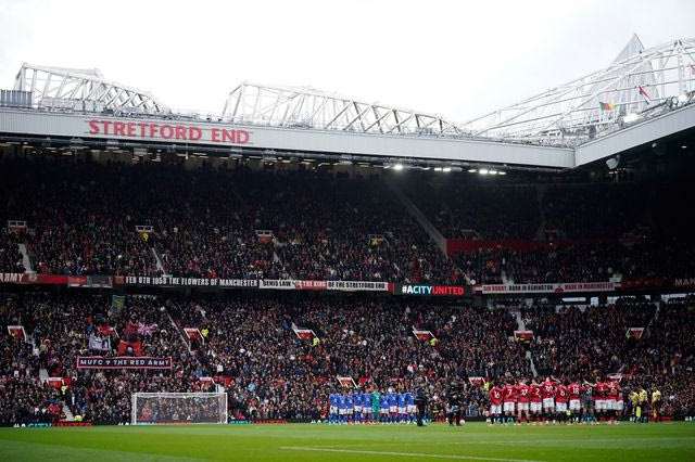 Σκηνές απείρου κάλλους στο Ολντ Τράφορντ, ποντίκι κλέβει την παράσταση στις κερκίδες