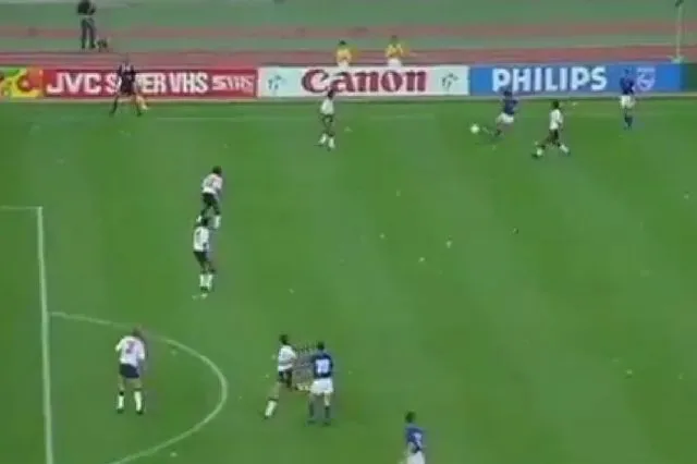 Το οφσάιντ-φάντασμα που είδε μόνο ο επόπτης στο Μουντιάλ του 1990 ανάμεσα σε Ιταλία και Αγγλία