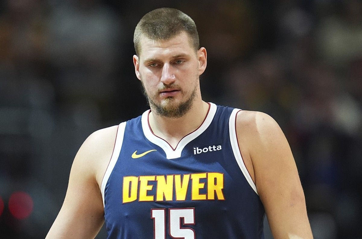 Βαρύ πεπόνι ο Γιόκιτς: Αγνόησε 50 παιδιά και άλλους 1000 Σέρβους που ταξίδεψαν για να τον δουν